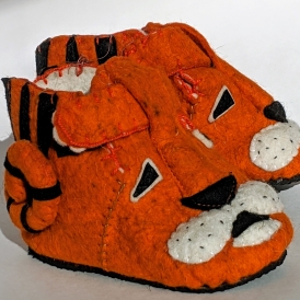 Slippers with tiger face